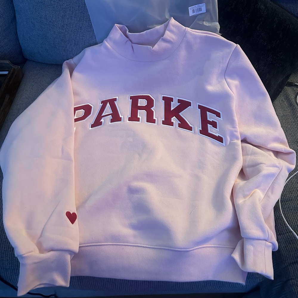 Brand new Parke Valentine’s 💌 L/Xl Sweatshirt